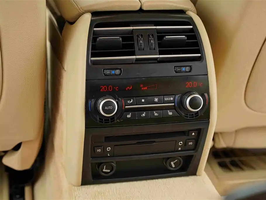 BMW 7 Series — миниатюра 16