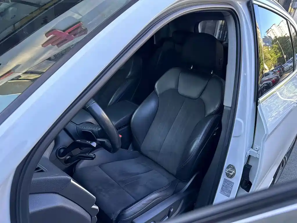 Audi Q5L — миниатюра 8