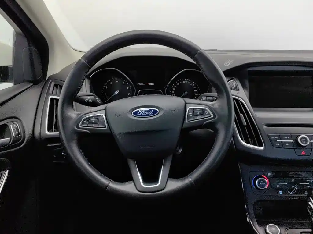 Ford Focus — миниатюра 11