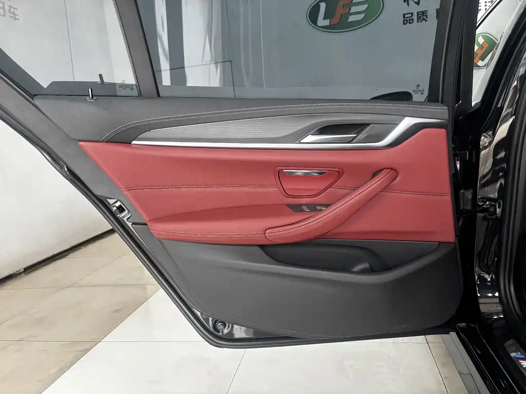 BMW 5 Series New Energy Facelift 2 535Le M Sport Package, фото 20