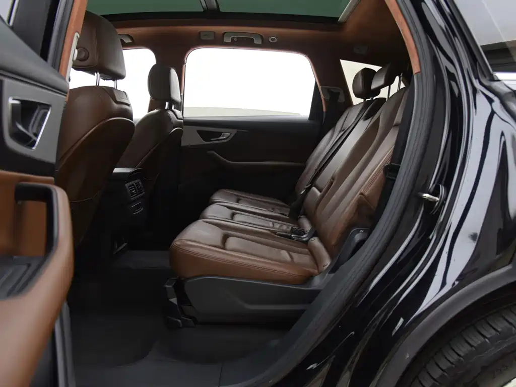 Audi Q7 — миниатюра 14