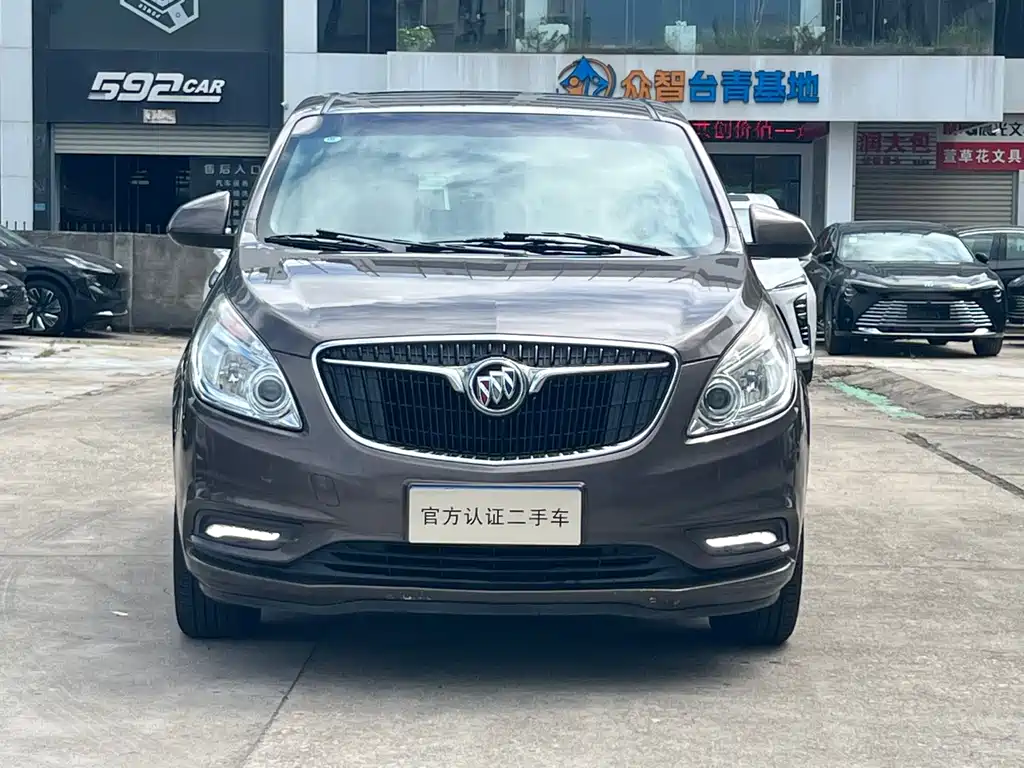 Buick GL8 — миниатюра 2