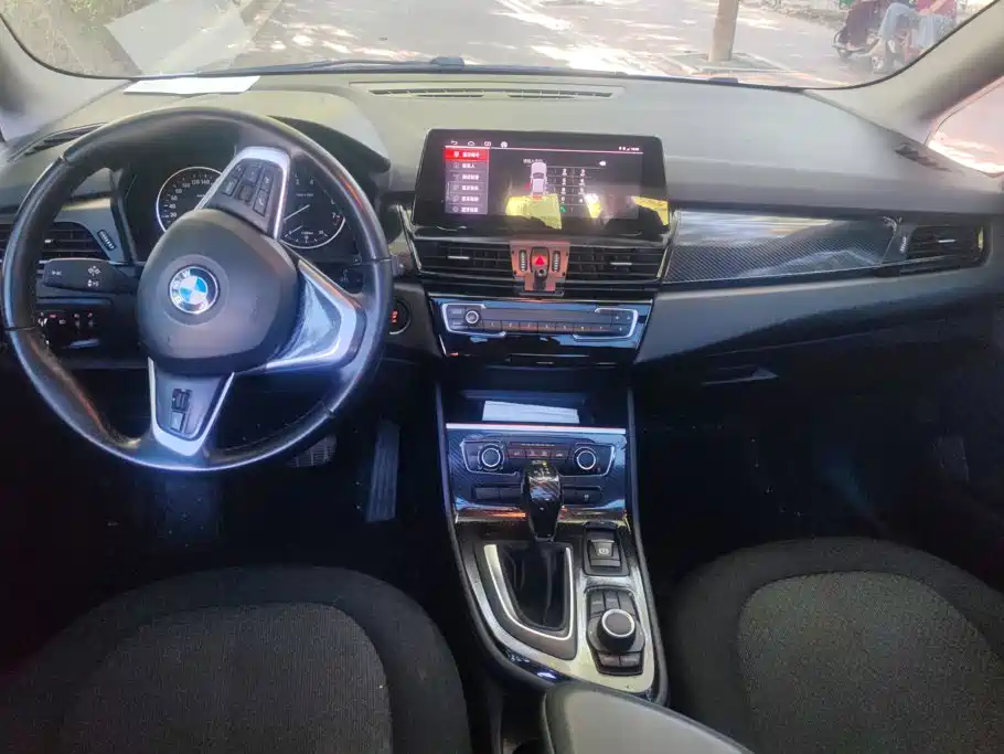 BMW 2 Series Active Tourer — миниатюра 12