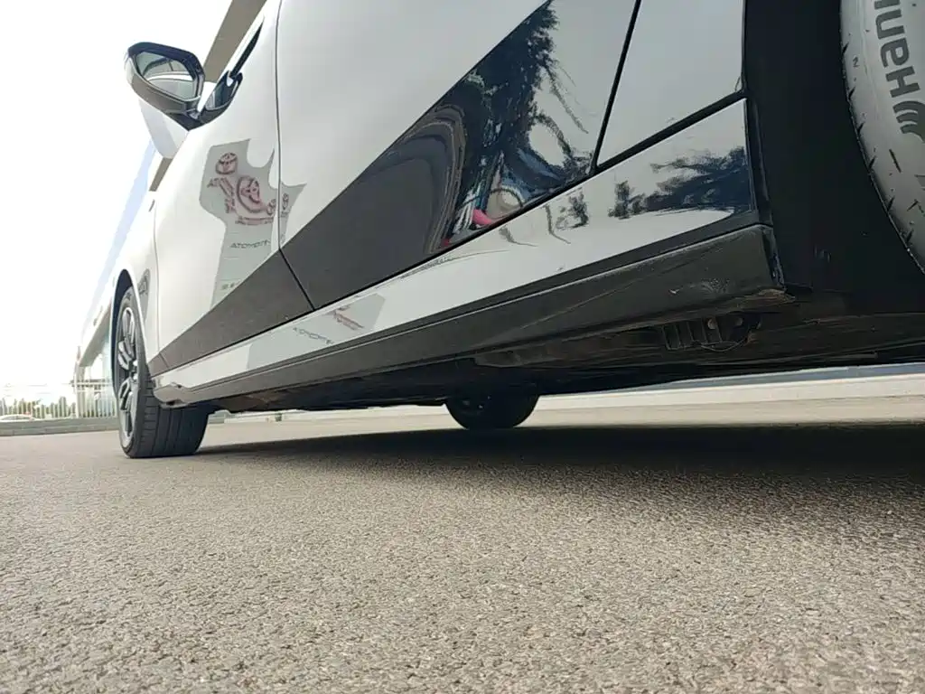 BMW 5 Series — миниатюра 22