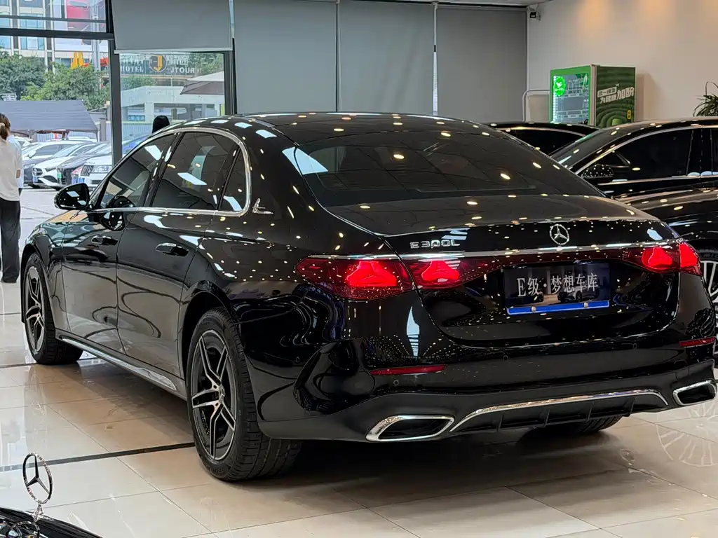 Mercedes-Benz E-Class — миниатюра 19