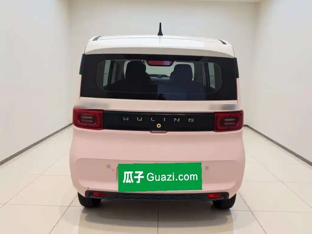 Wuling MINIEV — миниатюра 3