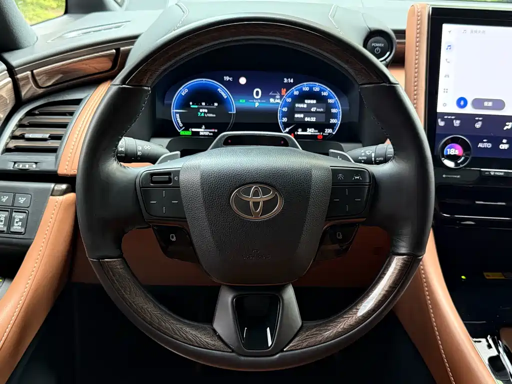 Toyota Alphard — миниатюра 14