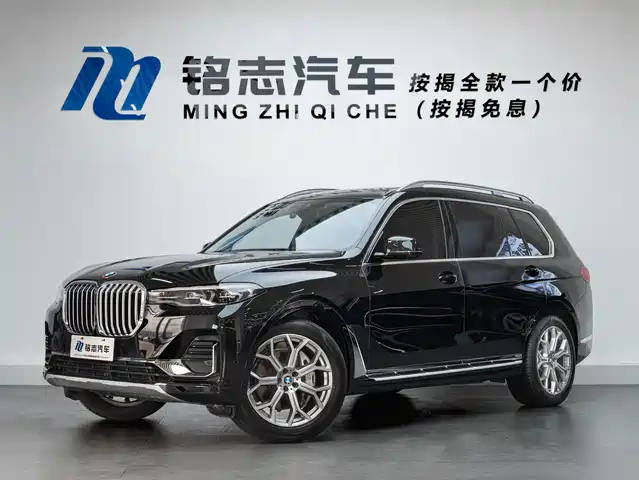 BMW  X7 2022