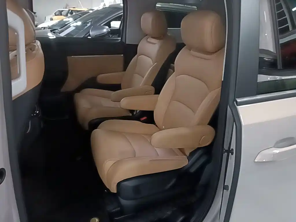 Wuling Xingguang 730 New Energy — миниатюра 17