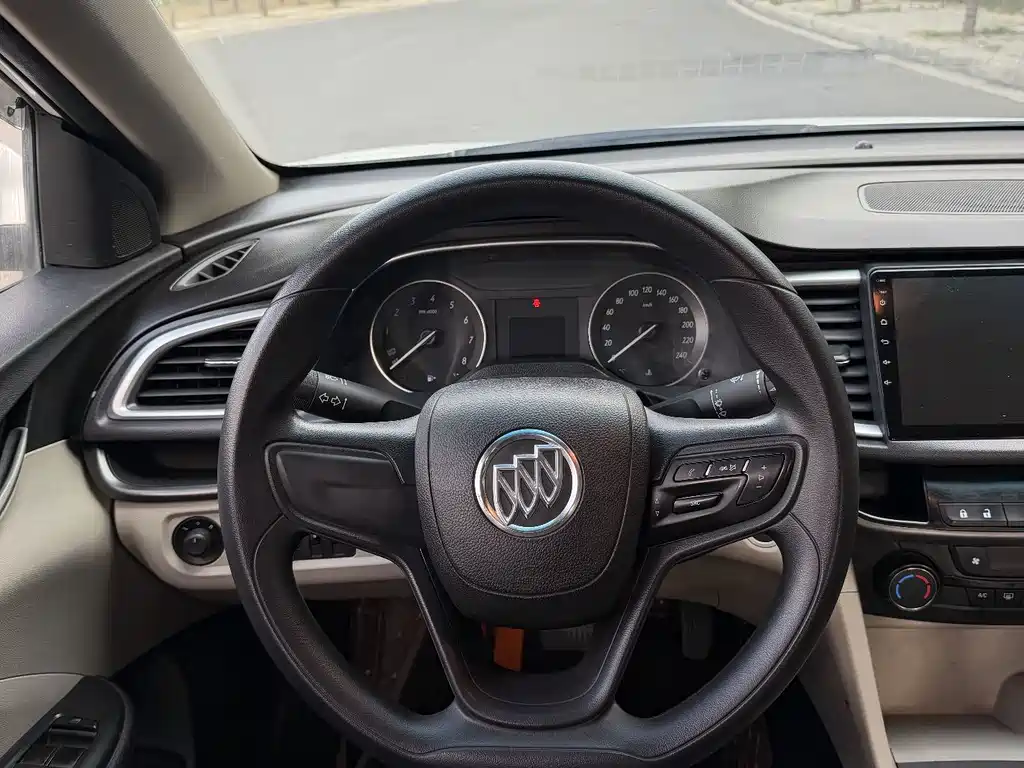Buick Excelle — миниатюра 13