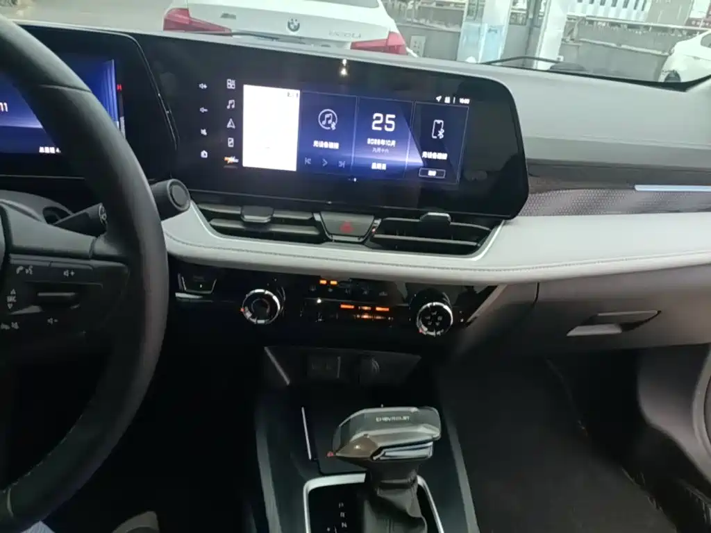 Chevrolet Monza — миниатюра 13