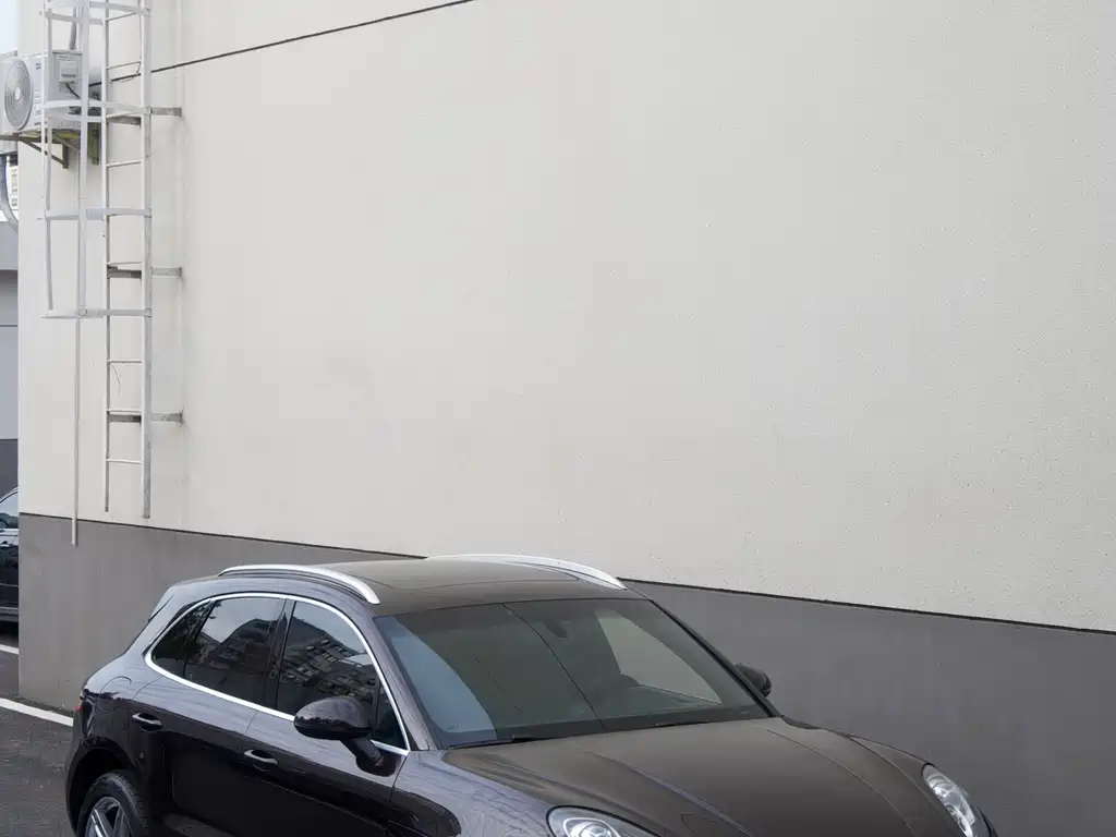 Porsche Macan — миниатюра 3