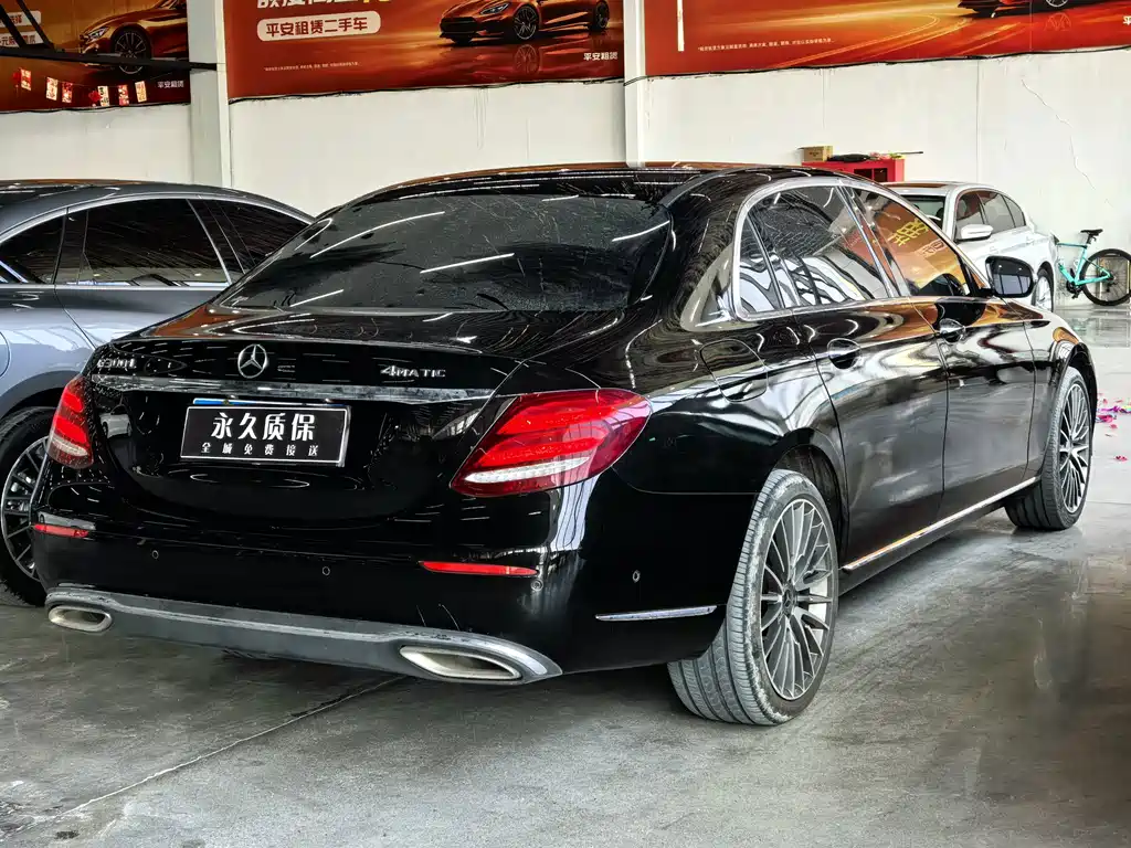 Mercedes-Benz E-Class — миниатюра 13