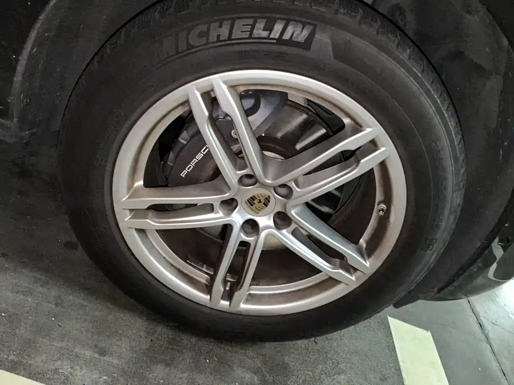 Porsche Macan — миниатюра 8