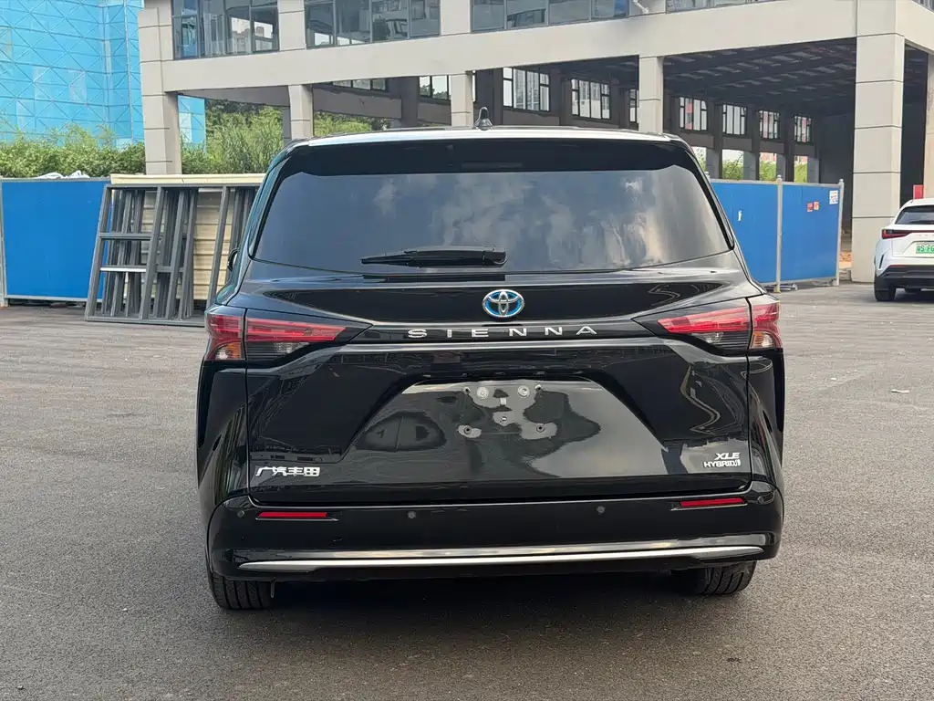 Toyota Sienna — миниатюра 11