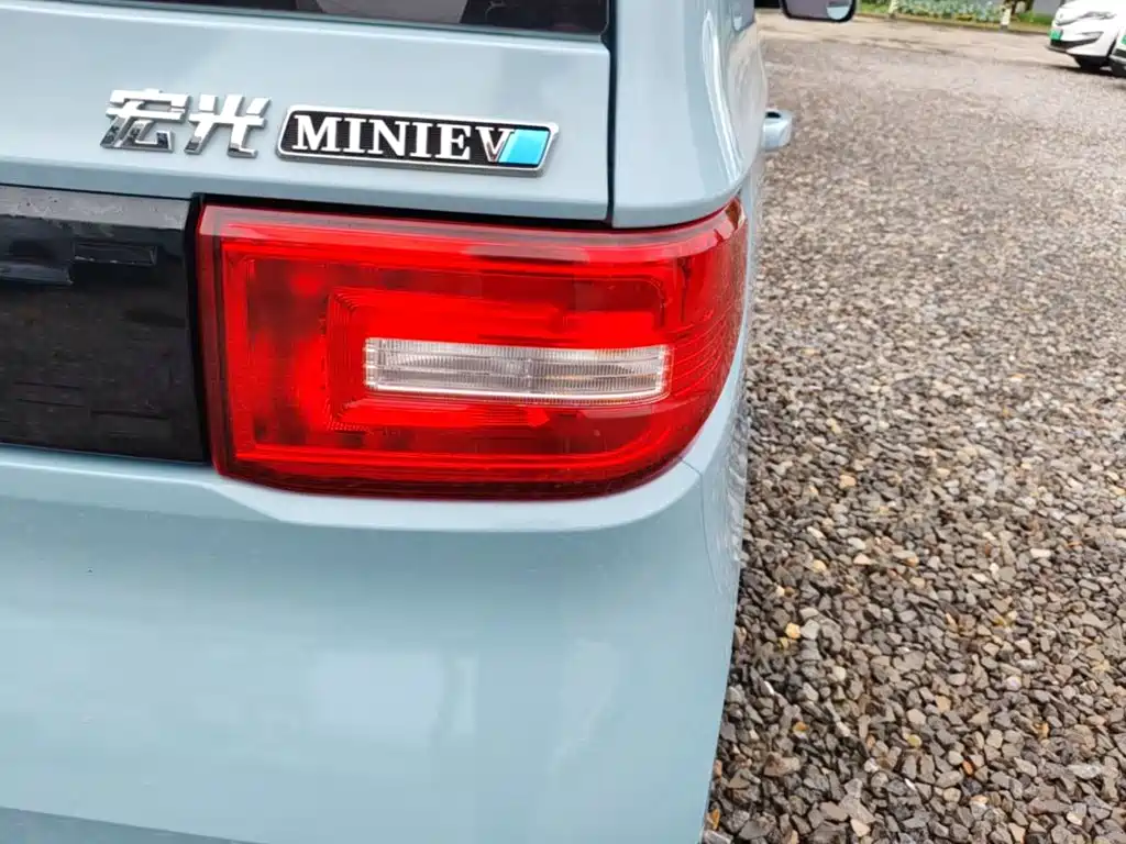 Wuling MINIEV — миниатюра 8