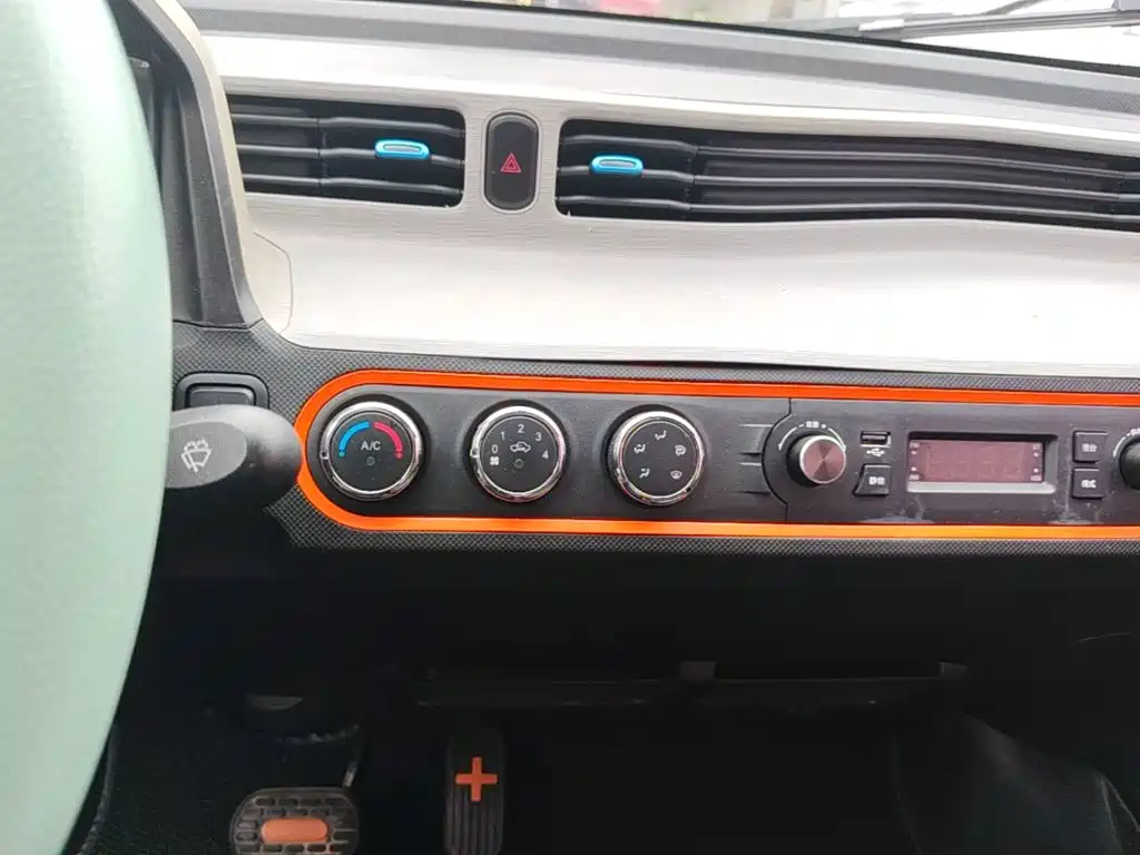 Wuling MINIEV — миниатюра 13