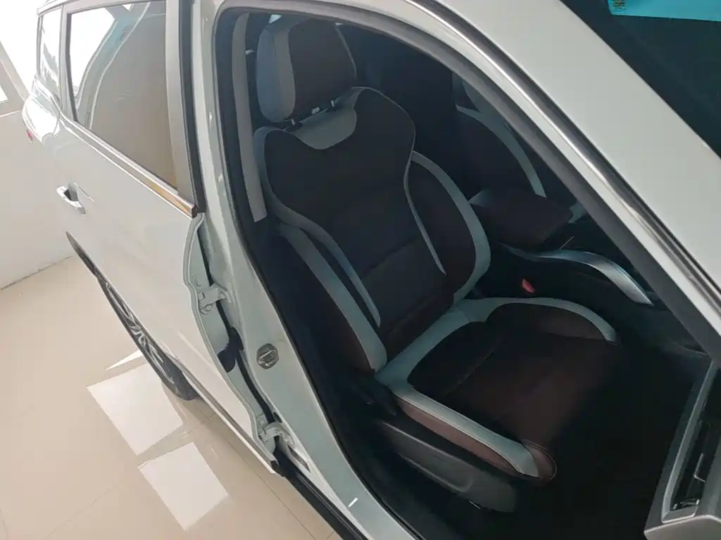 Geely Boyue — миниатюра 25