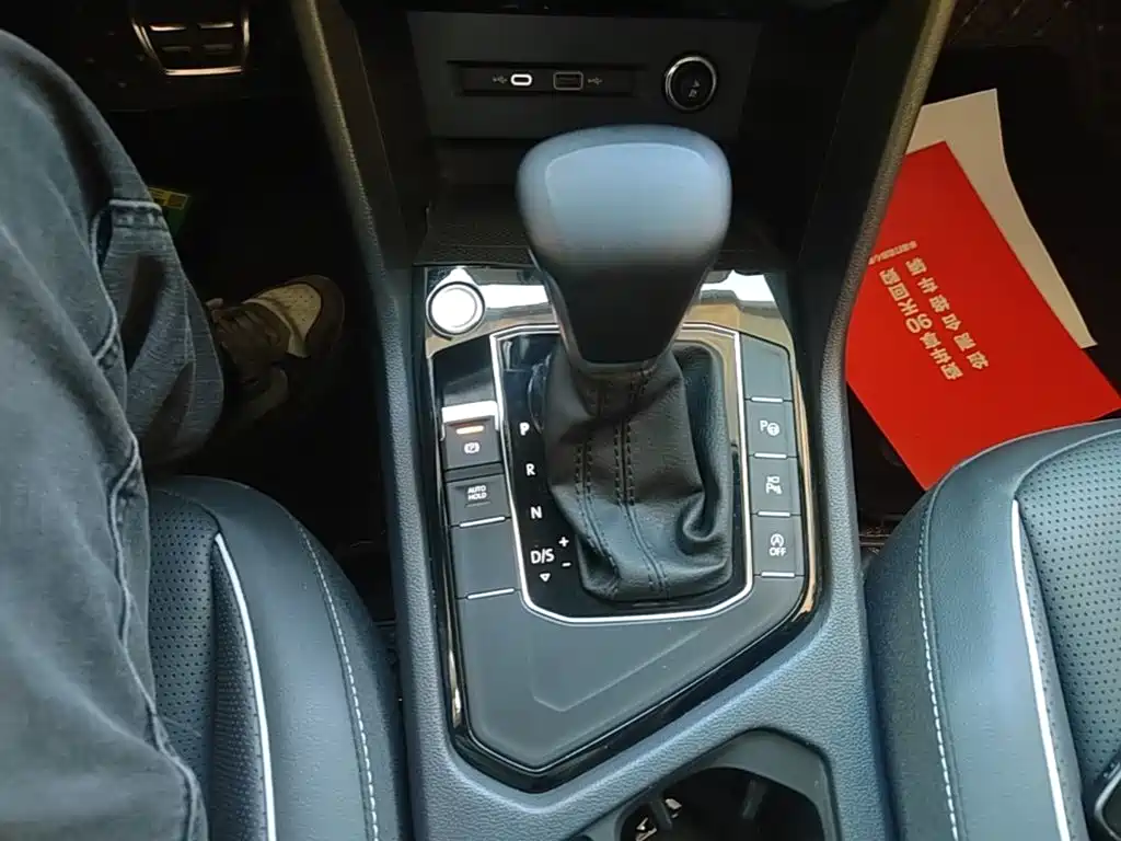 Volkswagen Tiguan L — миниатюра 14