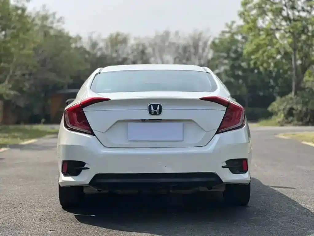 Honda Civic — миниатюра 8