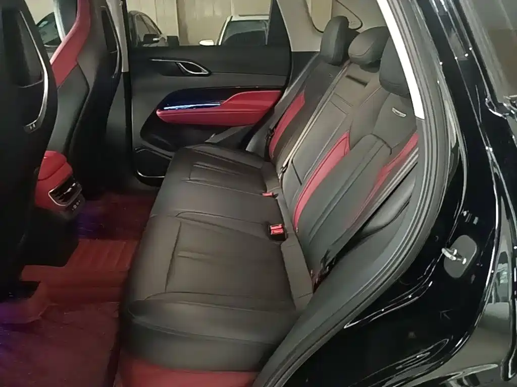 Hongqi Hongqi HS3 — миниатюра 17