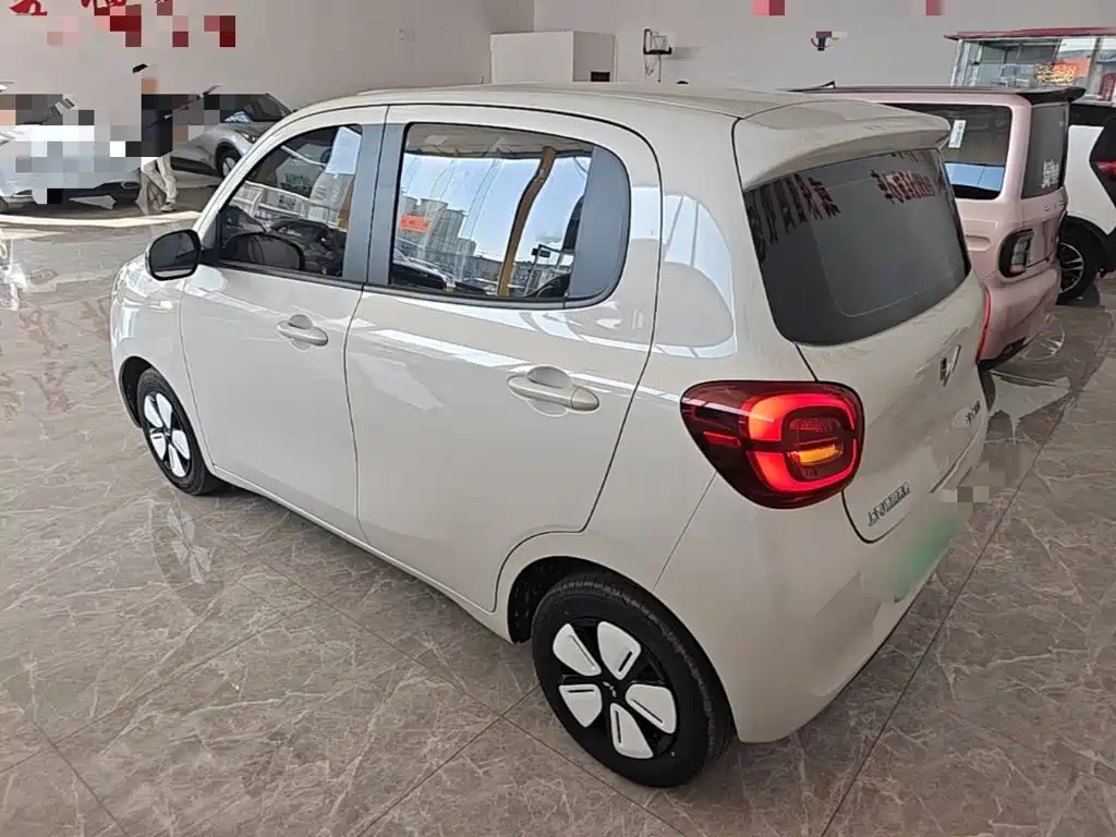 Wuling MINIEV — миниатюра 5