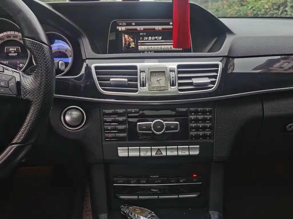 Mercedes-Benz E-Class — миниатюра 10
