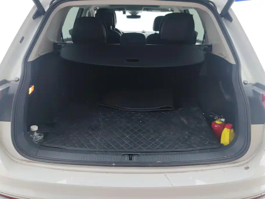 Volkswagen Tiguan L PHEV — миниатюра 4