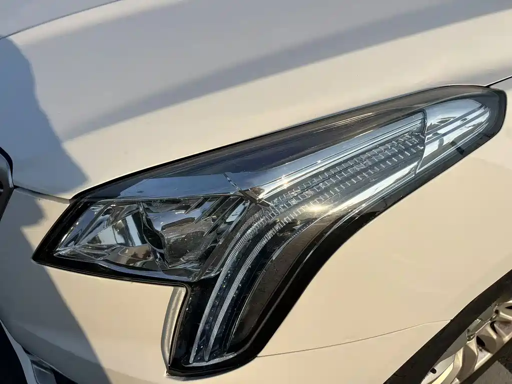 Cadillac XTS — миниатюра 12