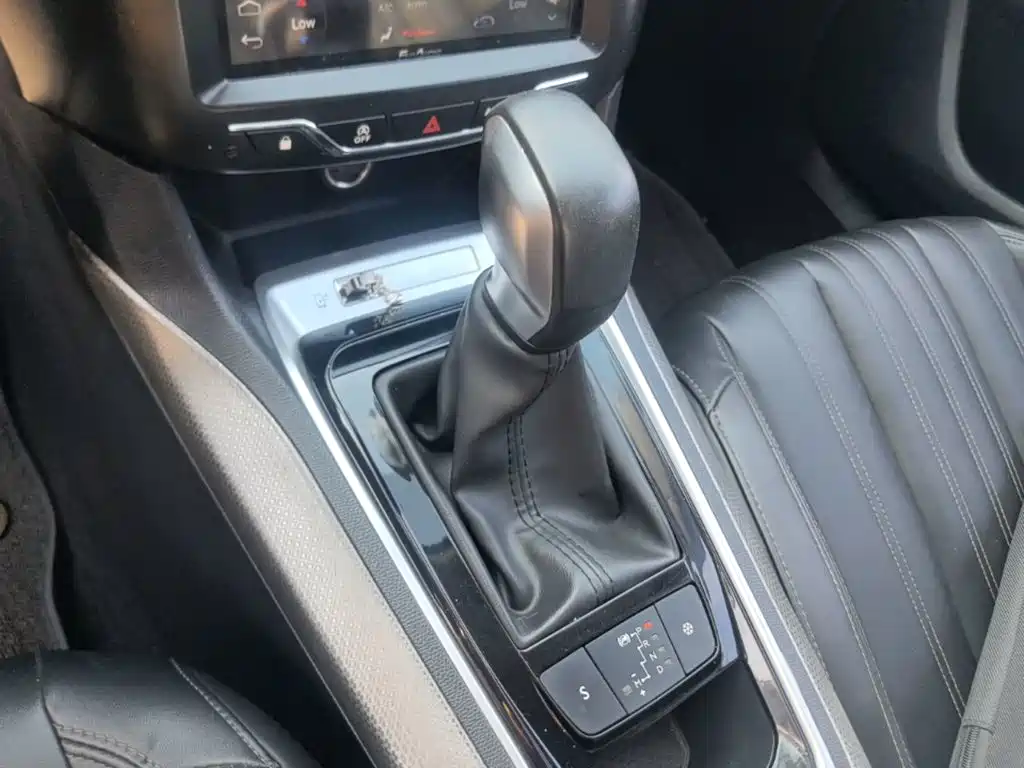 Peugeot 408 — миниатюра 14