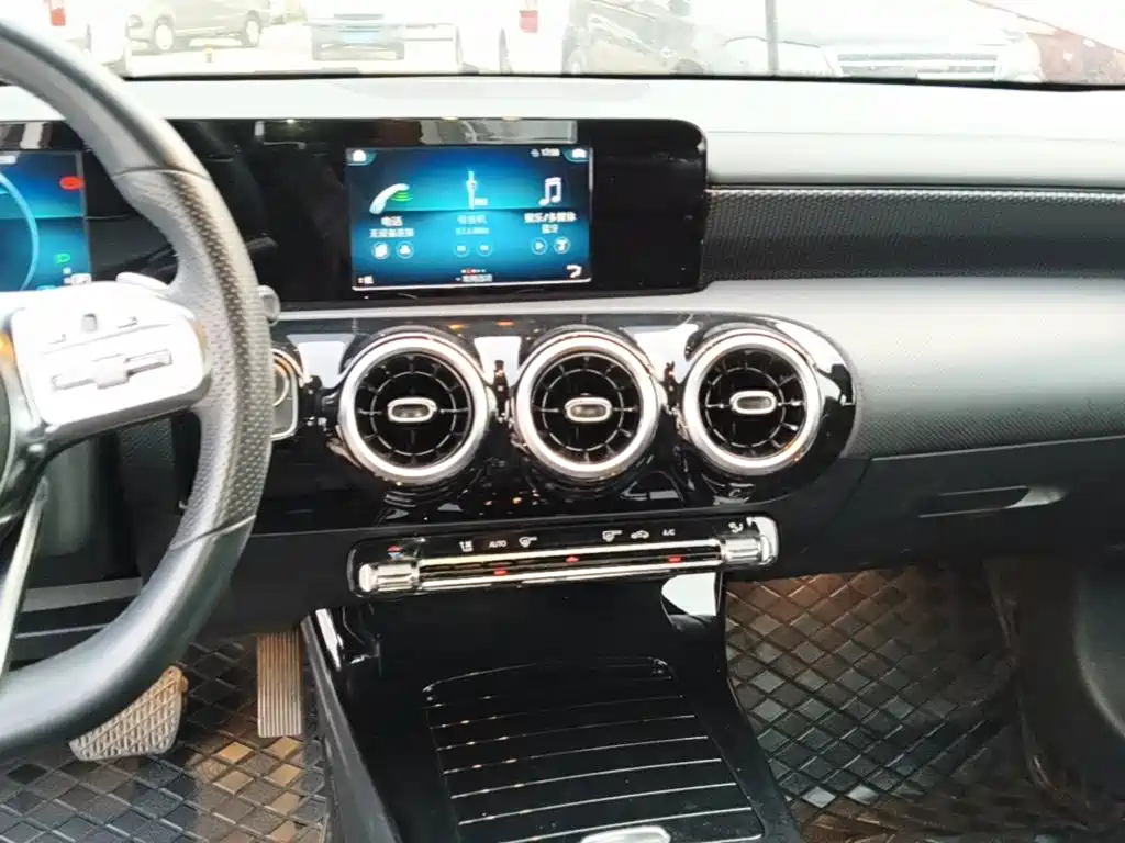 Mercedes-Benz A-Class — миниатюра 13