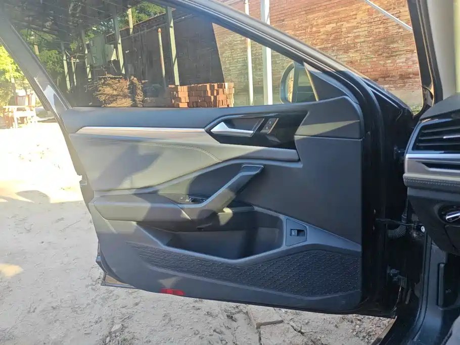 Volkswagen Sagitar — миниатюра 7