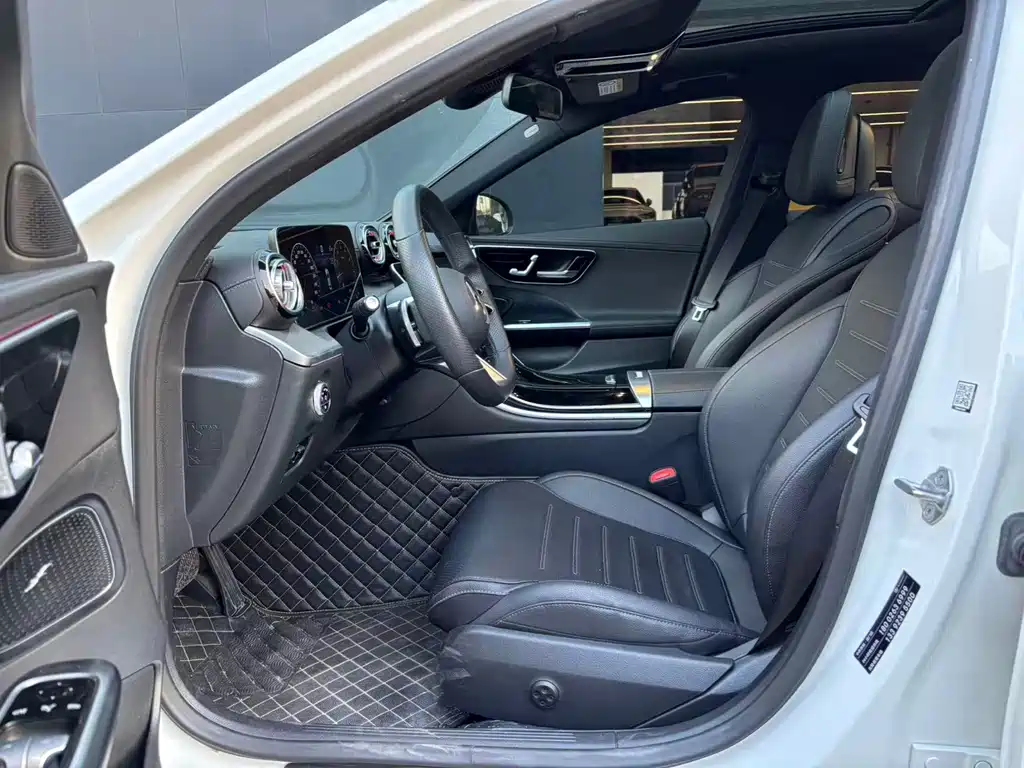 Mercedes-Benz C-Class — миниатюра 3