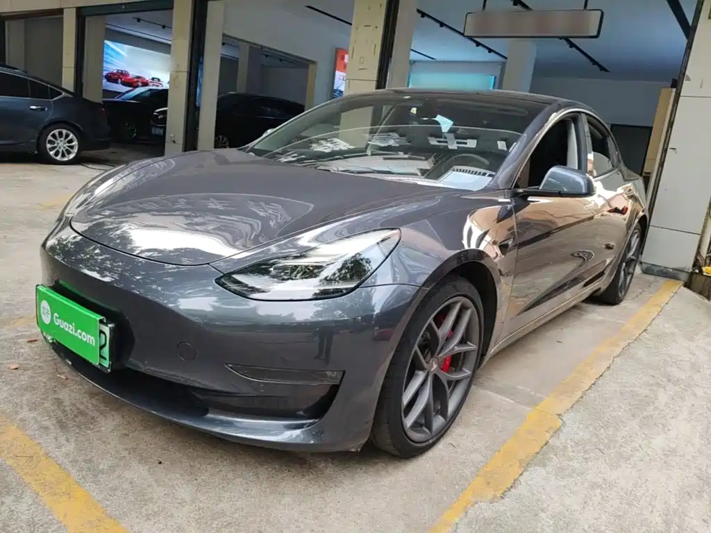 Tesla Model 3 — миниатюра 2