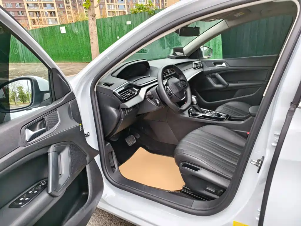 Peugeot 408 — миниатюра 14
