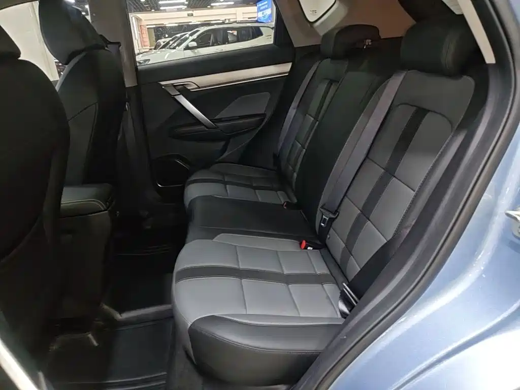 Geely Binyue — миниатюра 17