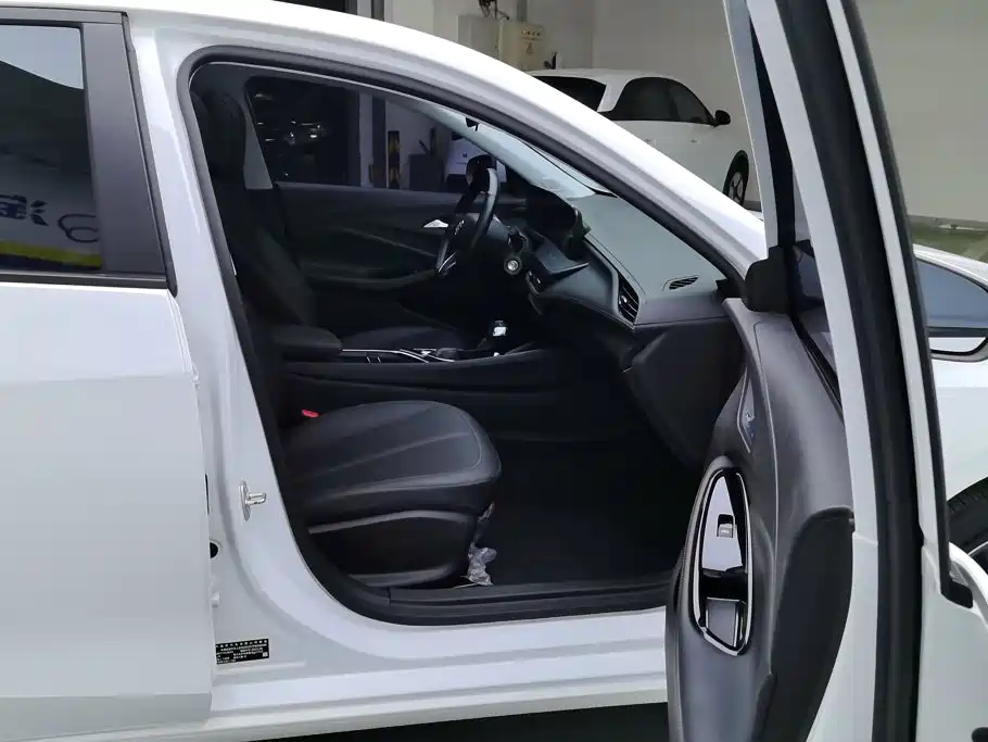 Buick Verano — миниатюра 8