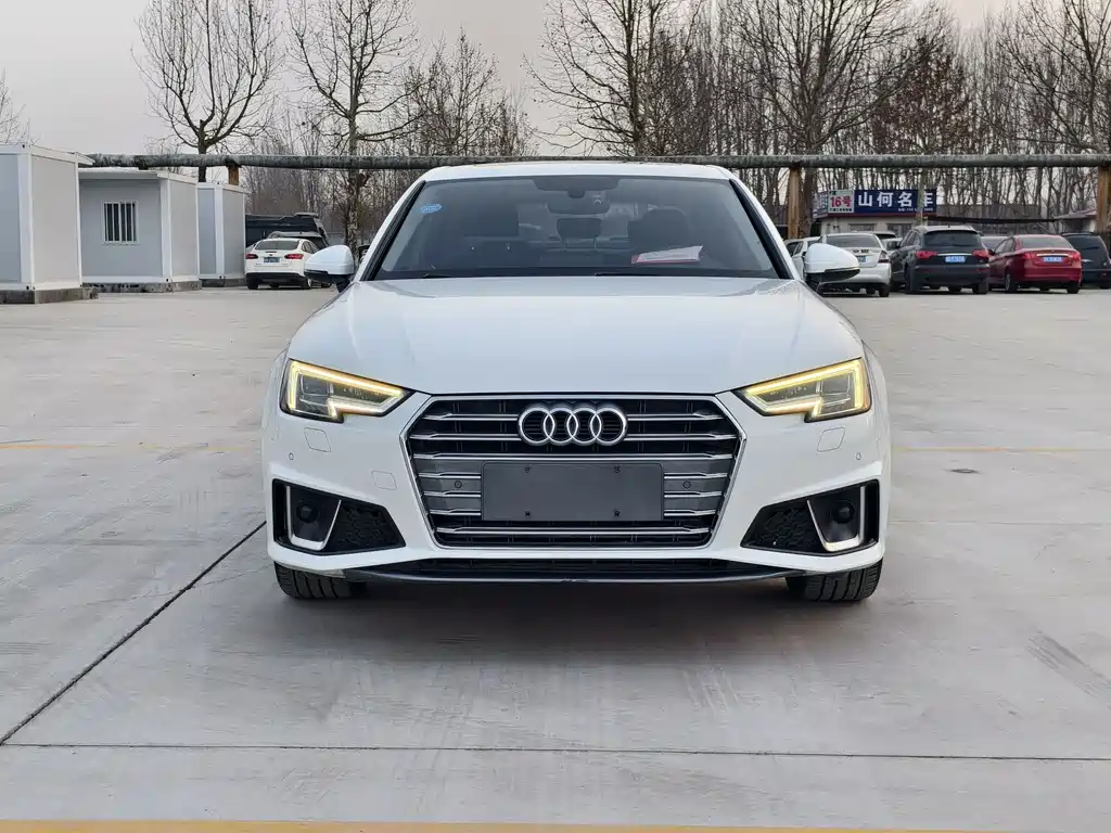Audi A4L 40 TFSI Fashion CN-VI