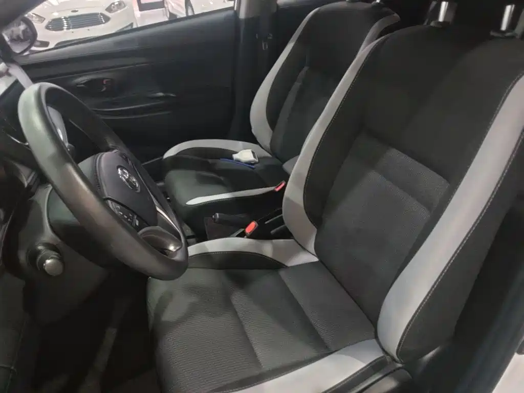 Toyota Yaris L — миниатюра 15