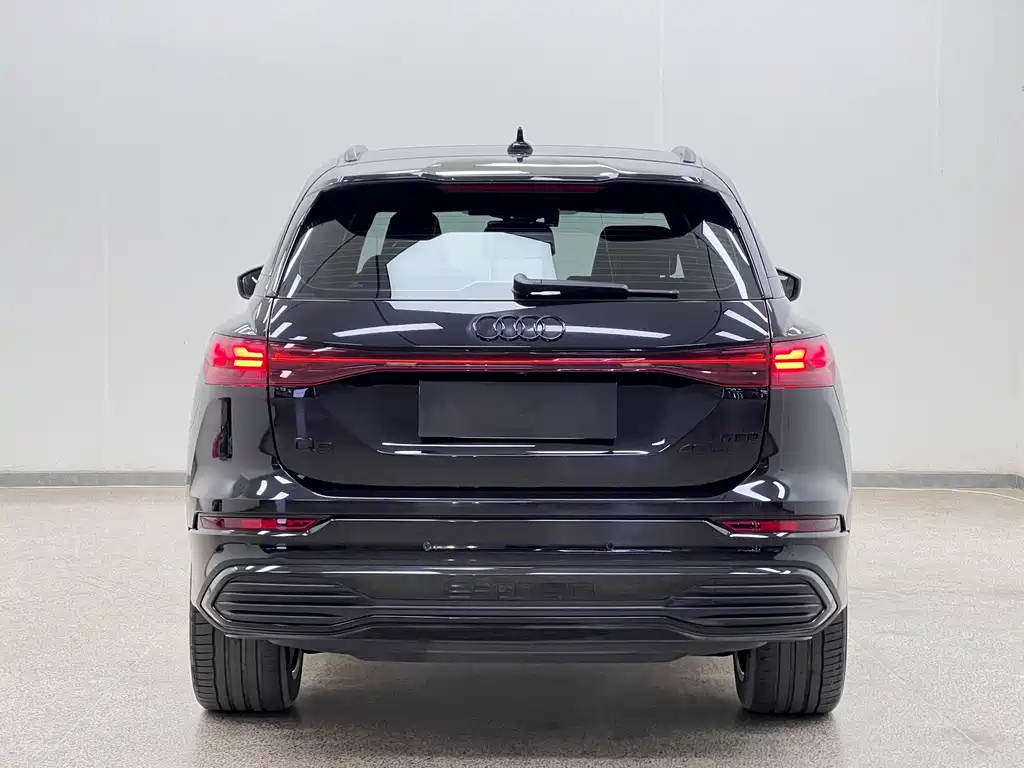 Audi Q5 e-tron — миниатюра 6