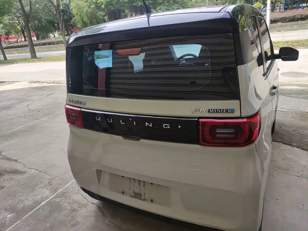 Wuling MINIEV — миниатюра 6