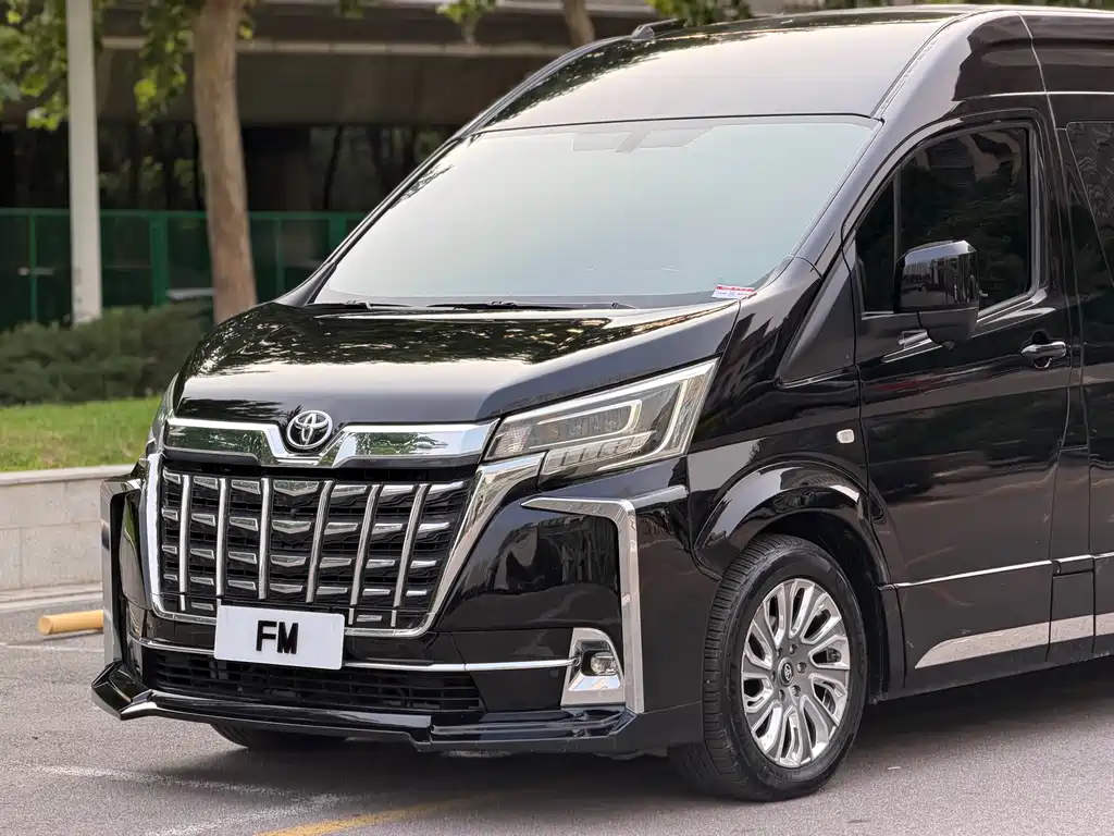 Toyota HiAce 2023 3.5L