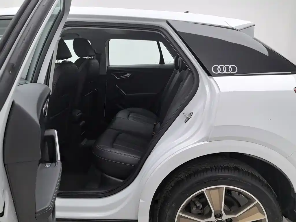 Audi Q2L — миниатюра 15