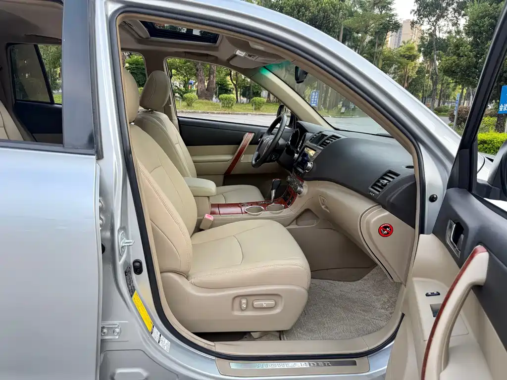 Toyota Highlander (Import) — миниатюра 16