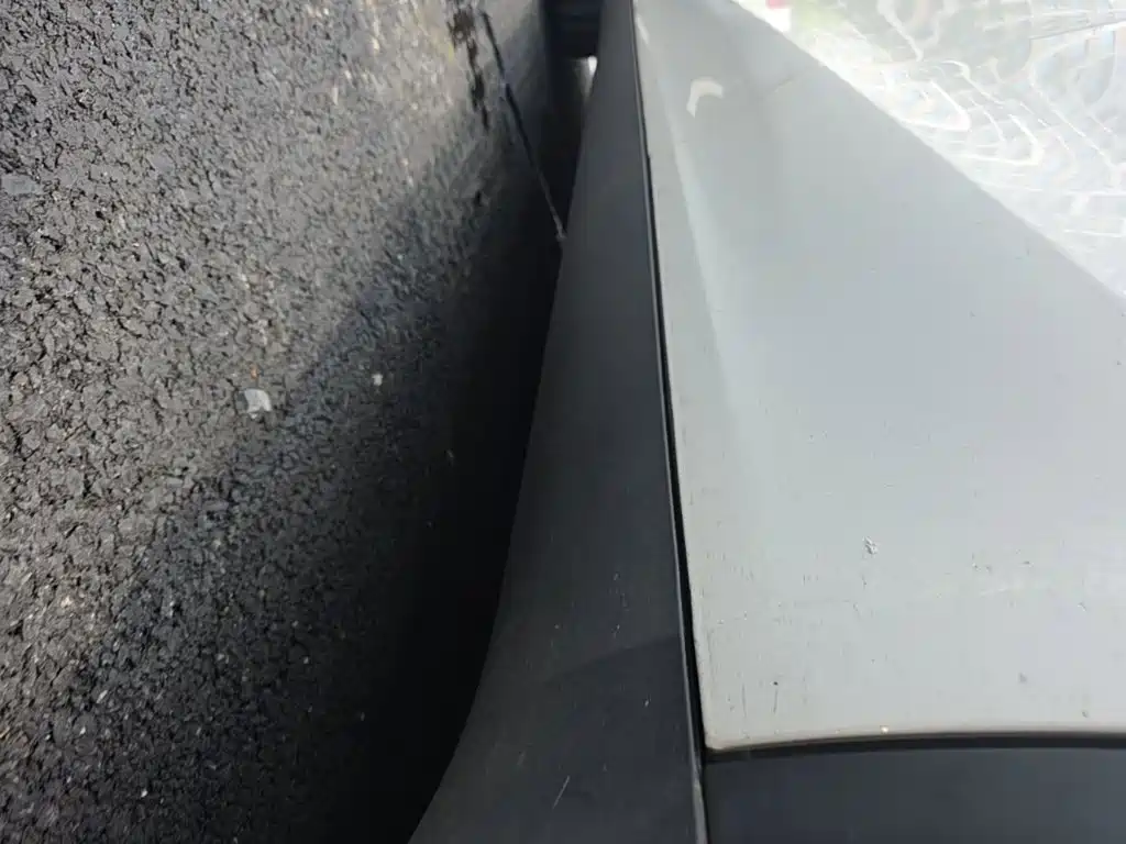 Tesla Model Y — миниатюра 21