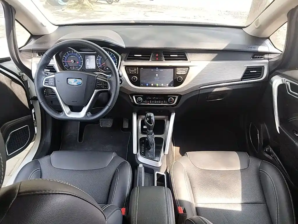 Geely Vision X3 — миниатюра 10