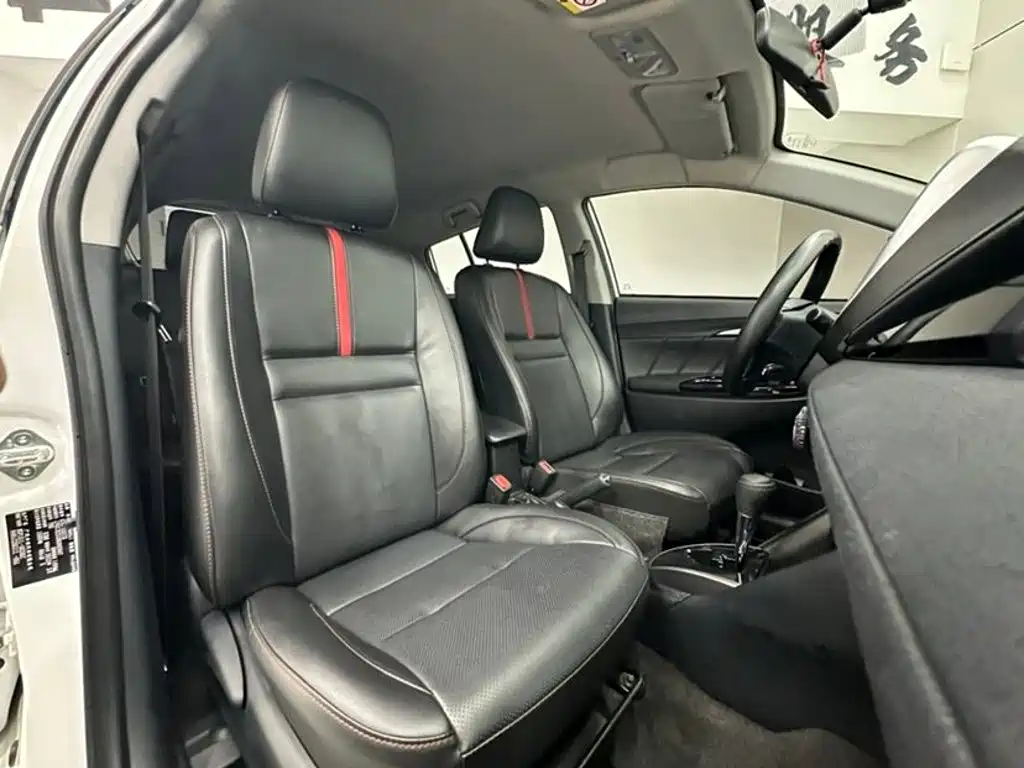 Toyota Yaris L — миниатюра 13