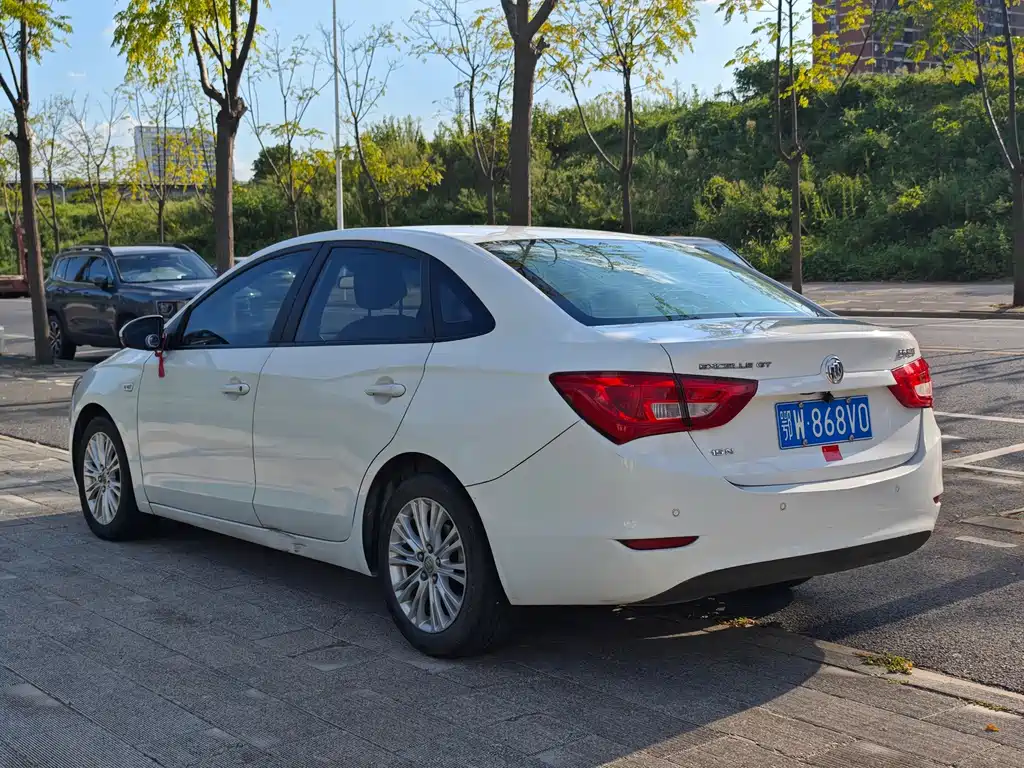 Buick Excelle — миниатюра 9