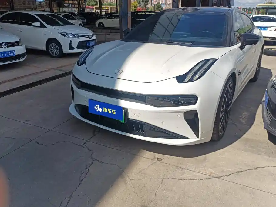 Zeekr 001
