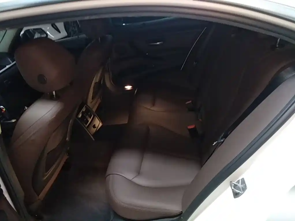 BMW 3 Series — миниатюра 17